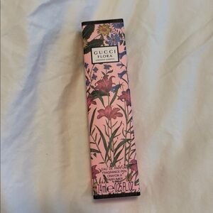Gucci Flora Gorgeous Gardenia Fragrance Rollerball Pen
